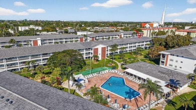 Building Photo - 5200 NE 24th Terrace