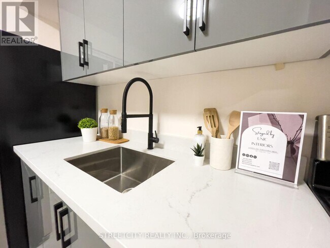 Photo du bâtiment - 1272 Gramercy Park Pl