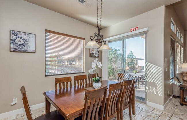 Foto del edificio - Fully Furnished home in the heart of Hurricane