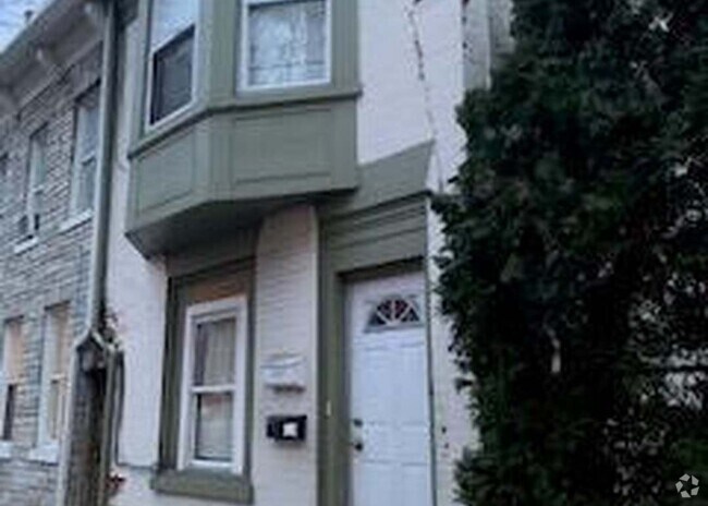 Building Photo - 906 Franklin St