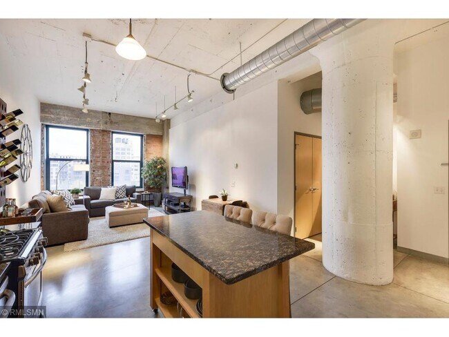 Building Photo - 250 Park Ave
