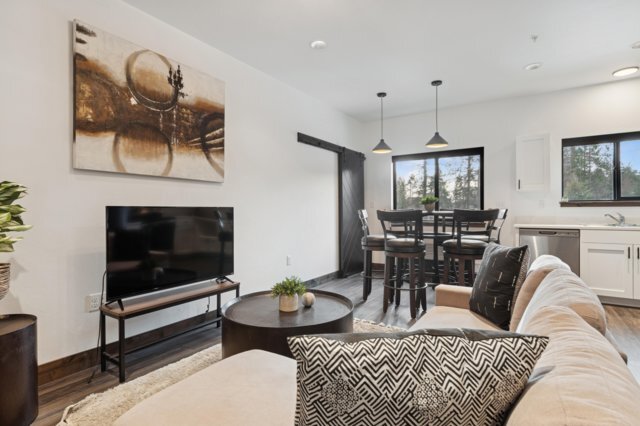 Foto del edificio - 1010 Baker Ave