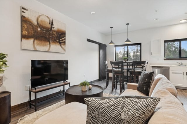 Building Photo - 1010 Baker Ave