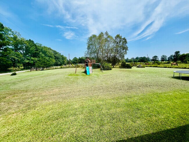 Foto del edificio - 449 County Rd 4153