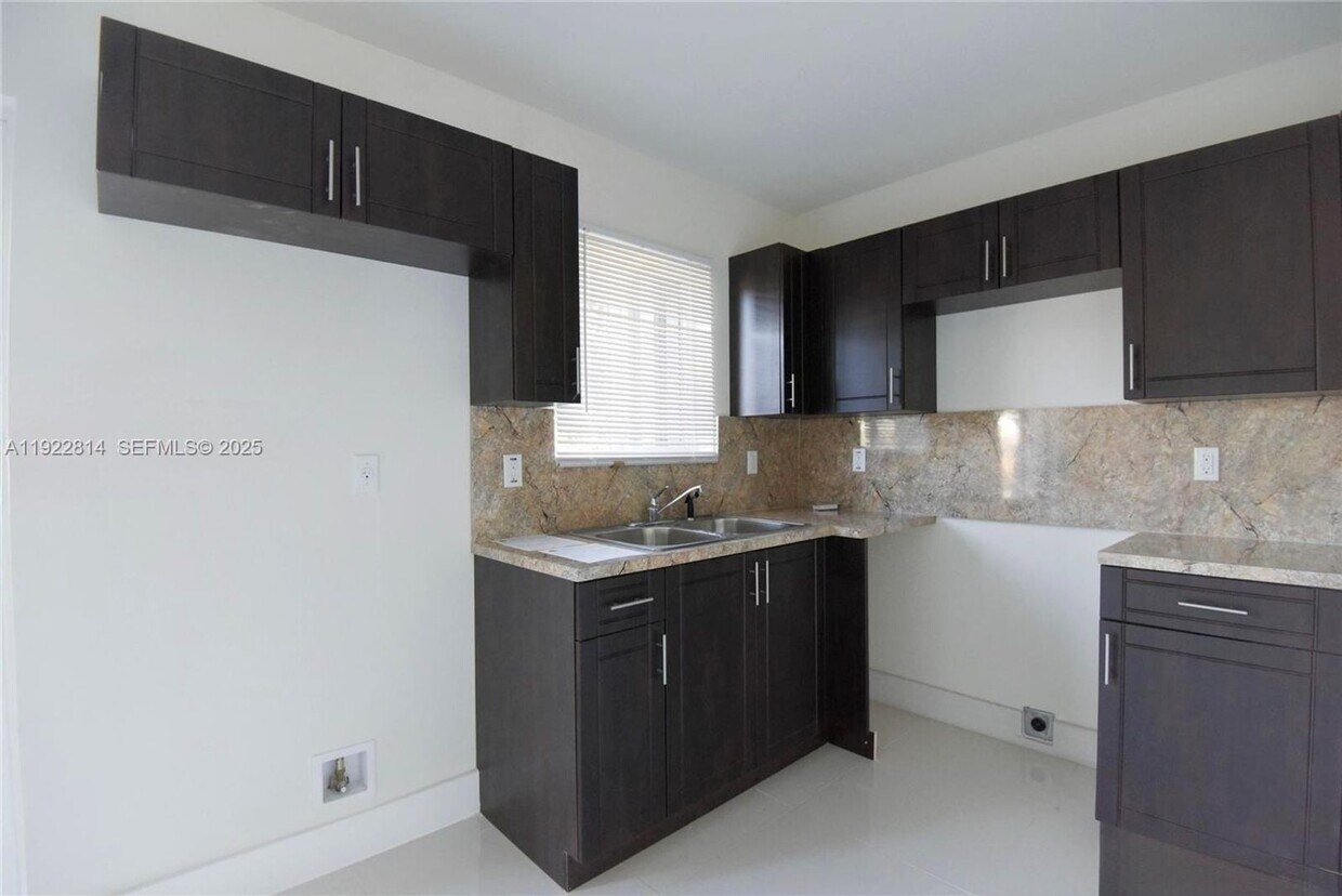 Primary Photo - 1980 NW 54th St