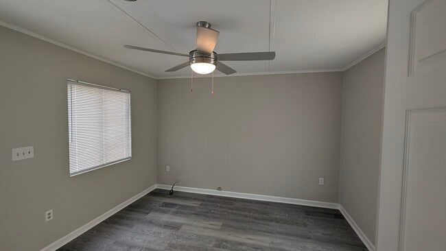 Building Photo - 1110 Creekwood Dr