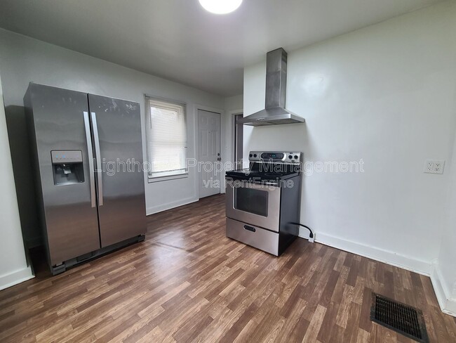 Foto del edificio - 1387 Hurd Ave