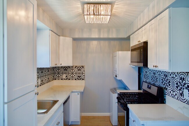Kitchen—New Appliances - 2600 Mathews Ave