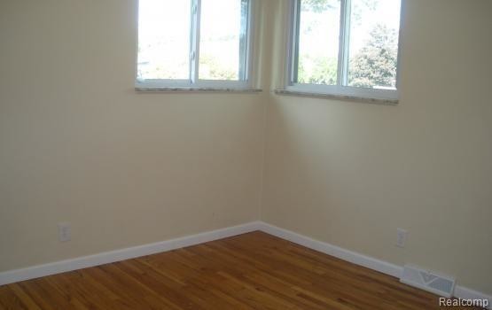 Foto del edificio - 2496 N Williams Lake Rd
