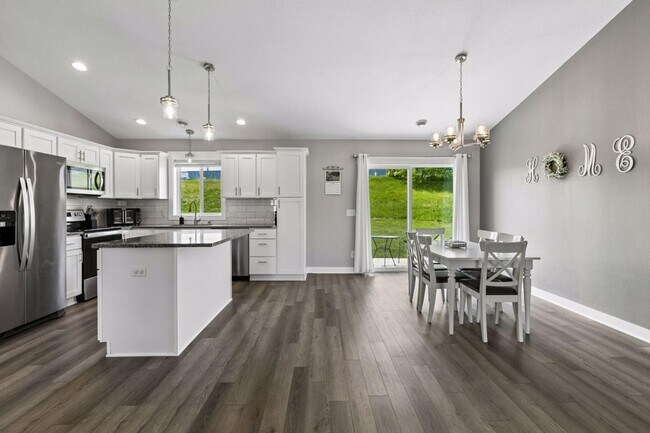 Foto del edificio - 3 Bedroom 2 Bath Luxury Home in Montgomery