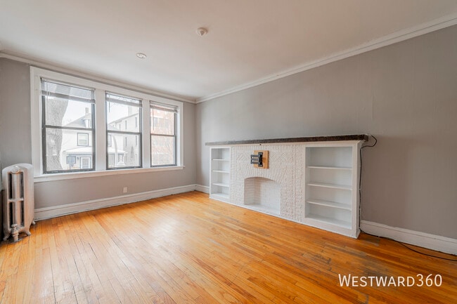 Building Photo - 6038 N Hermitage-1