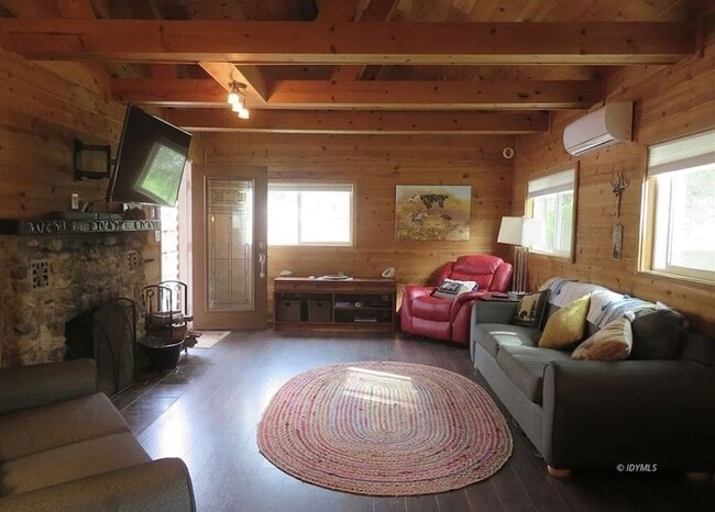 Building Photo - 35101 Barbara Lee Dr