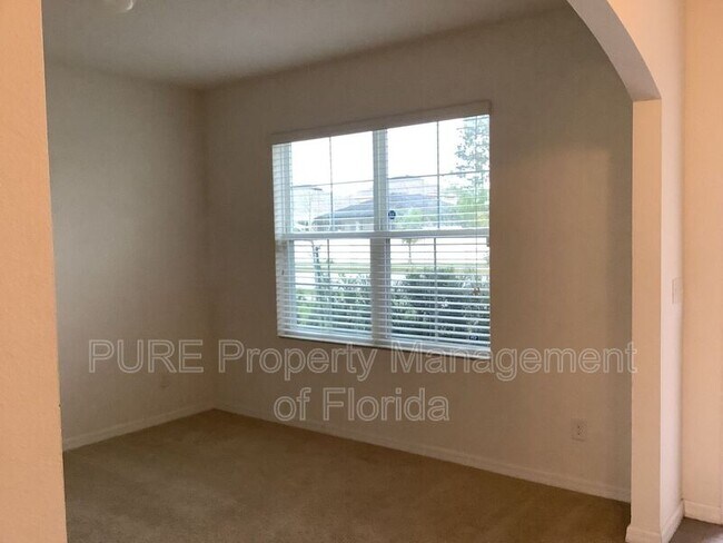 Building Photo - 2880 NE 43rd Rd