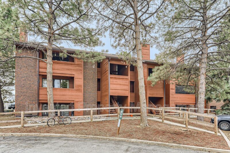 Photo - 1925 Centennial Dr
