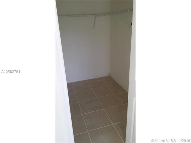 Building Photo - 2920 SE 13th Rd