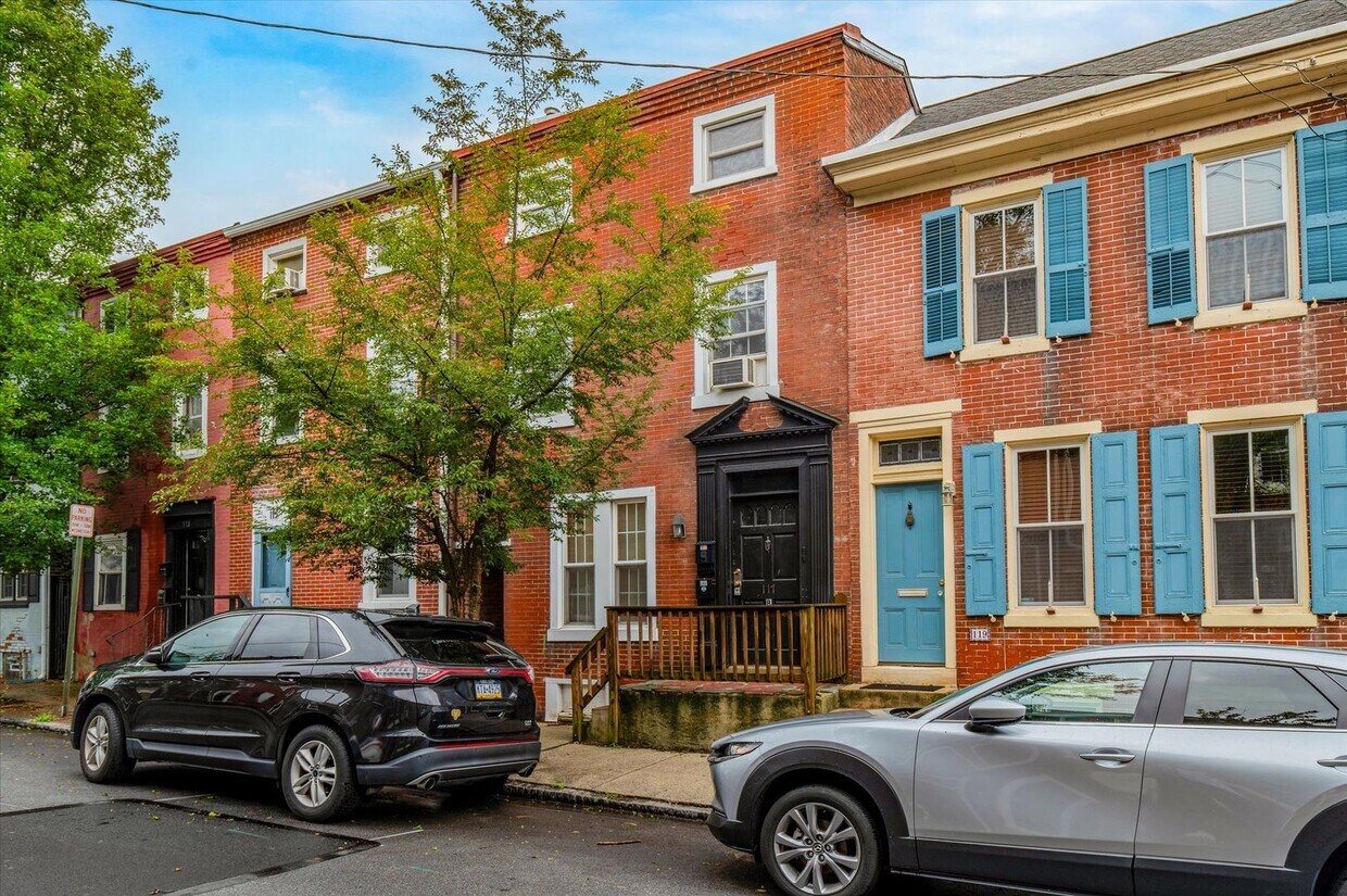 Primary Photo - 117 E Miner St