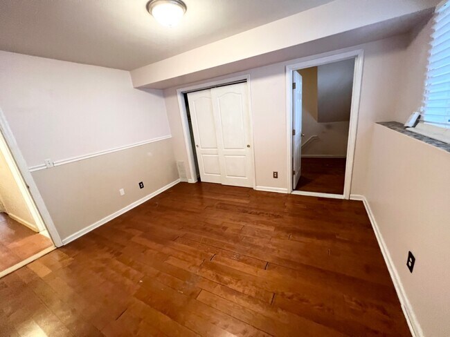 Building Photo - 35 Chesterfield Ln