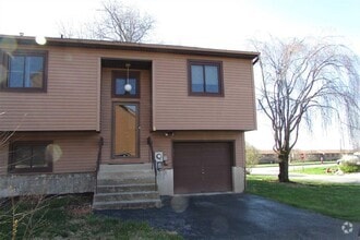 Building Photo - 1 Walnut Ct