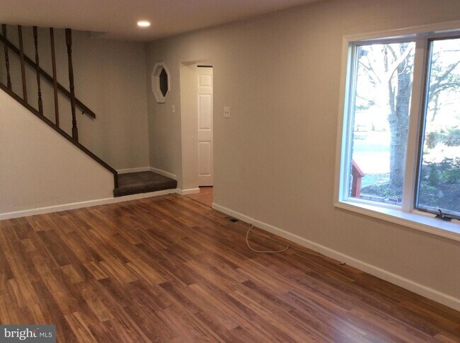 Building Photo - 307 Elbo Ln