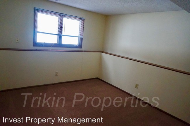 Building Photo - 1240 Norton Ave NE