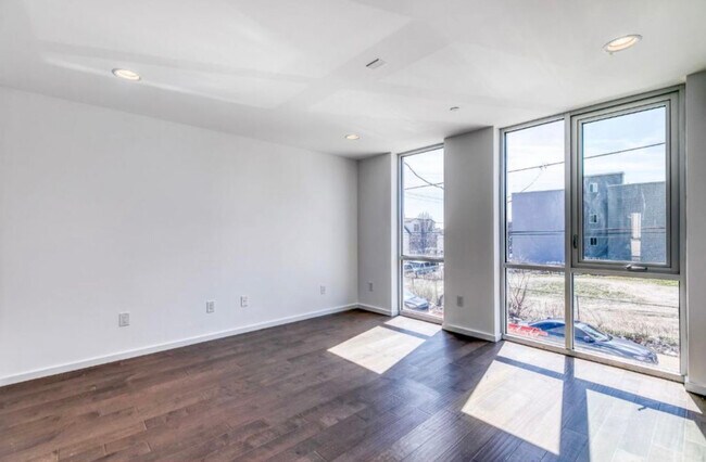 Foto del edificio - 641 W Oxford St