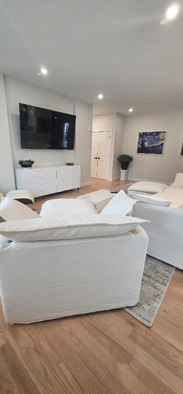 Building Photo - 15 Hadley Pl