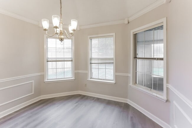 Building Photo - 6643 Collins Way Dr