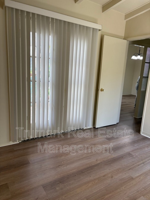 Building Photo - 1037 E Glenoaks Blvd