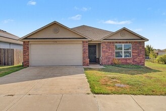 Building Photo - 1236 S Nighthawk Ln