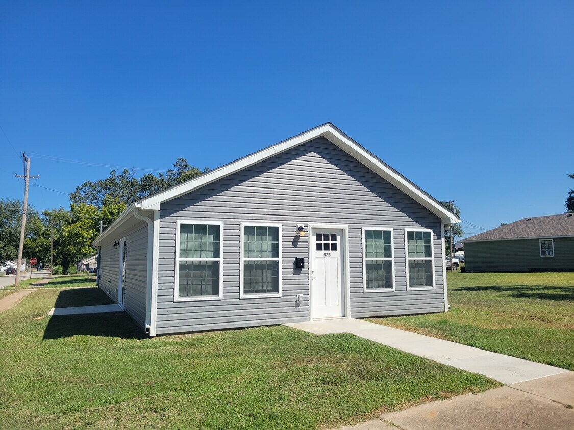 Foto principal - 523 N Tom St