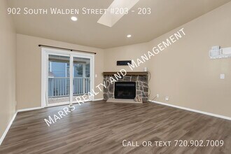 Building Photo - 902 S Walden St
