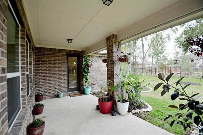 Foto del edificio - 7311 Pecan Landing Dr