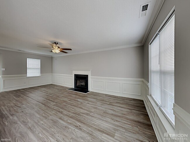 Foto del edificio - 5800 Crosswinds Ct