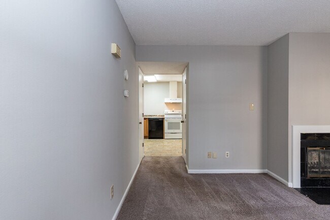 Foto del edificio - Move In Ready Two Bedroom Home!