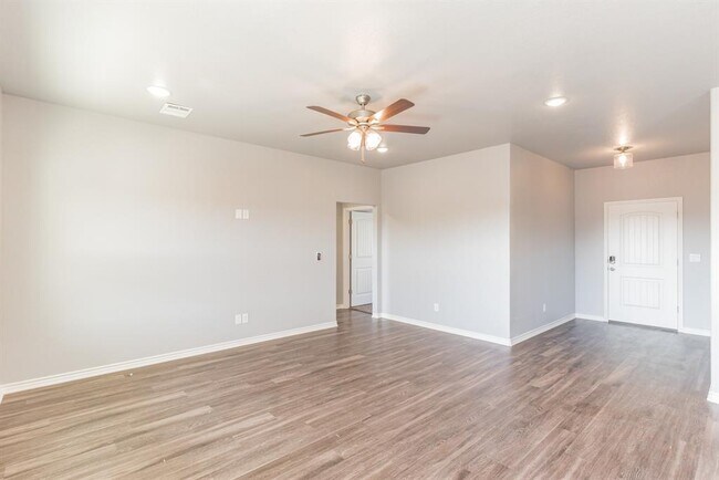 Foto del edificio - 117 Mike Warner Dr