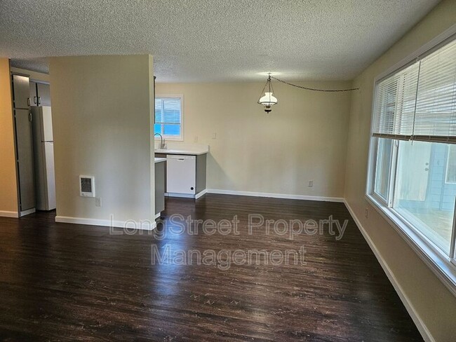 Foto del edificio - 14171 SW Allen Blvd