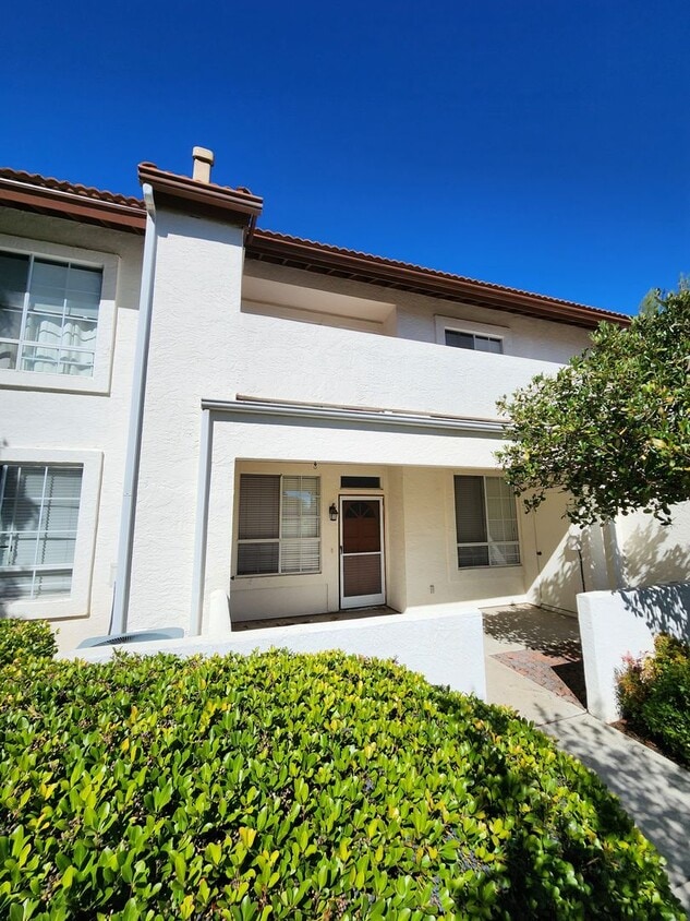 Foto principal - Mira Mesa - Canyon Bluff Complex - 2 Bed 2...