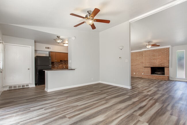 Building Photo - 2936 Sundial Dr