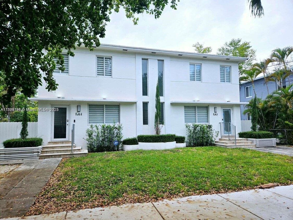 Primary Photo - 1244 SW 13th Ave