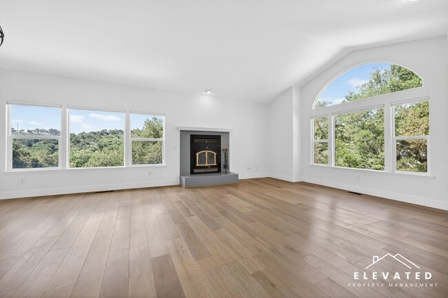 Building Photo - 9400 Chalk Hill Rd