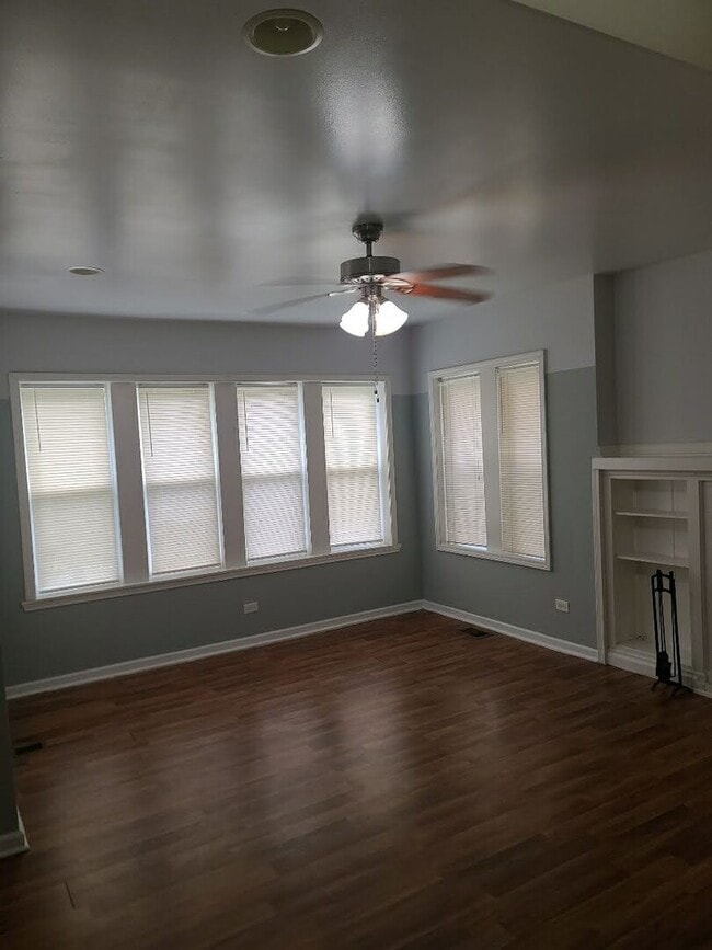 Foto del edificio - 6635 S Maplewood Ave