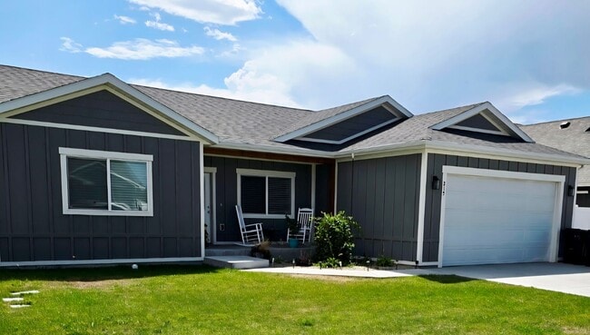 Building Photo - Spacious 4 Bedroom, 2 Bath Home in South Hill Subdivision – Burley, ID