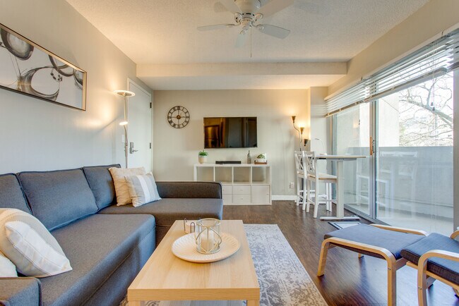 Foto del edificio - 900 19th Ave S