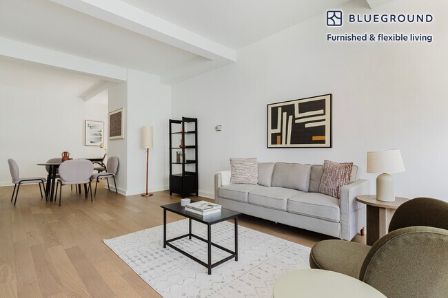 Foto del edificio - 300 E 57th St