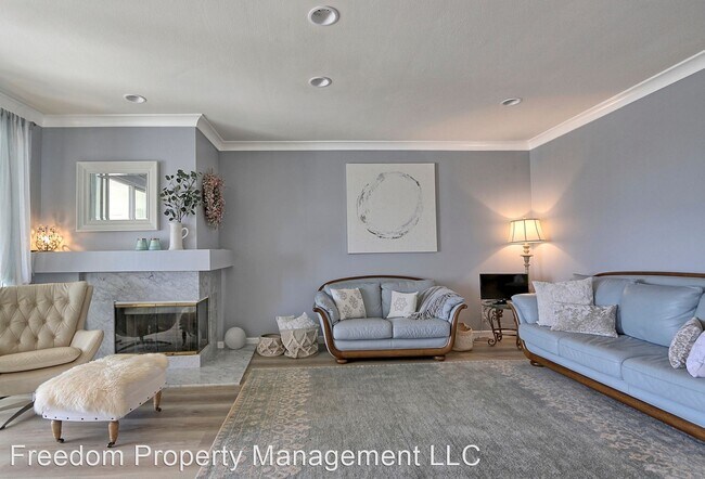 Building Photo - 2 br, 2.5 bath House - 72 Terra Vista