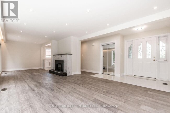 Building Photo - 1821 Truscott Dr