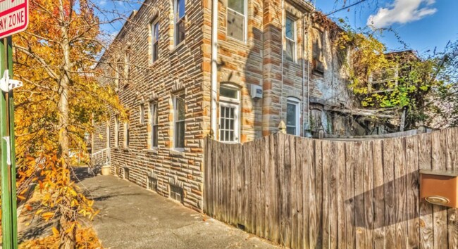 Foto del edificio - 1917 McKean Ave