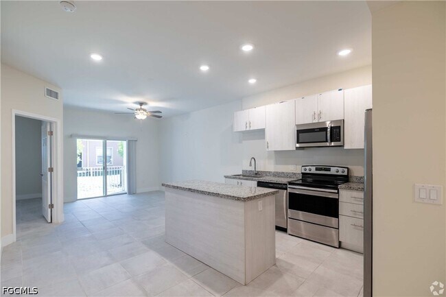 Foto del edificio - 3409 SW 8th Pl