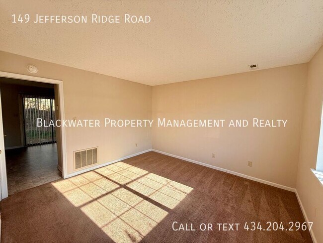 Foto del edificio - 149 Jefferson Ridge Rd