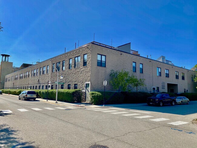 Foto del edificio - 400 N Racine Ave